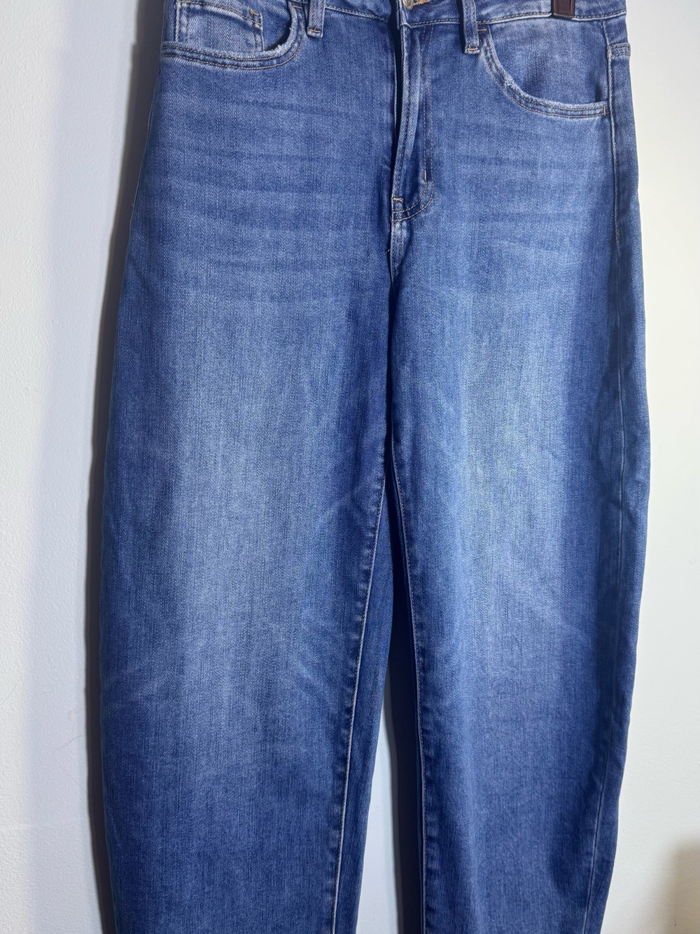 NWT Vervet by Flying Monkey Sz 27 “Kate” Barrel Jeans Med wash High Rise - Picture 2 of 10